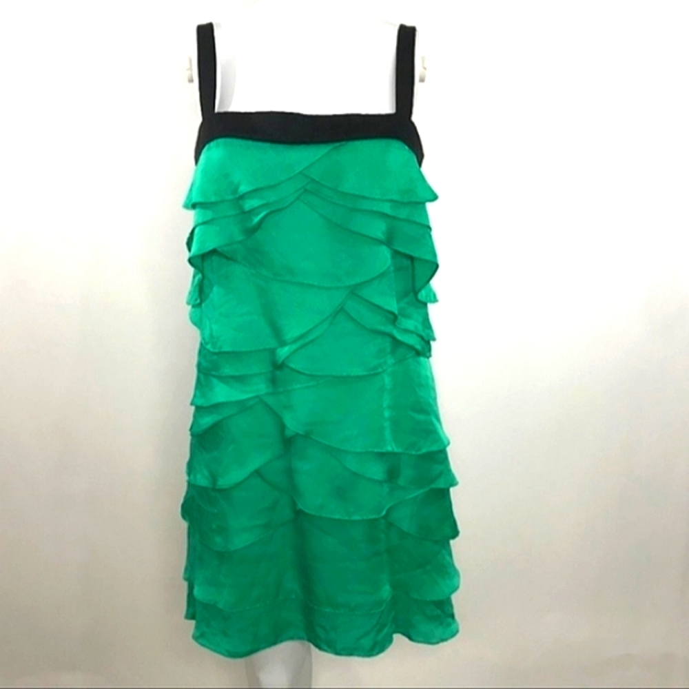 BCBG MaxAzria flapper vibes emerald green dress